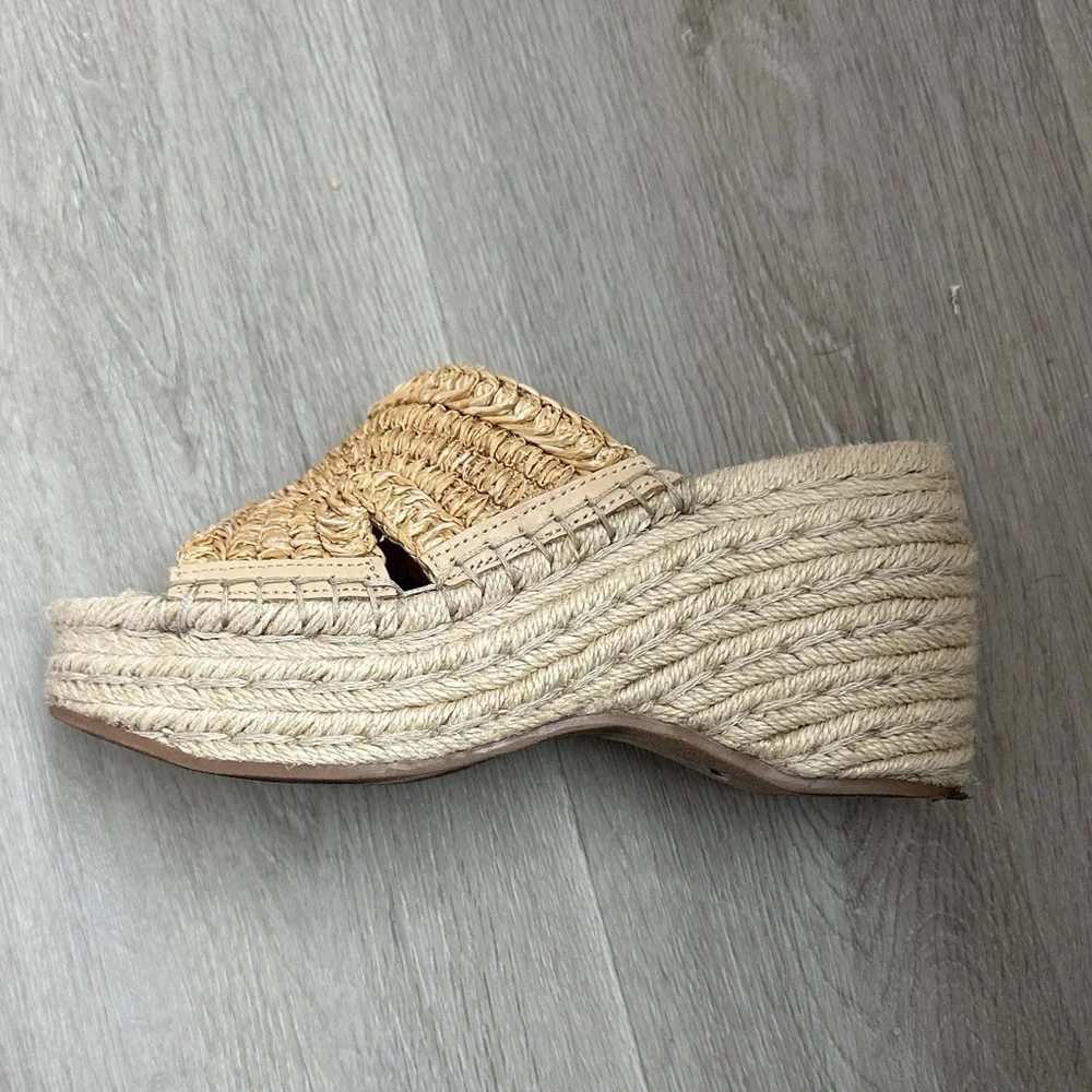 Marc Fisher Natural Woven Mules size 5 - Picture 8 of 9